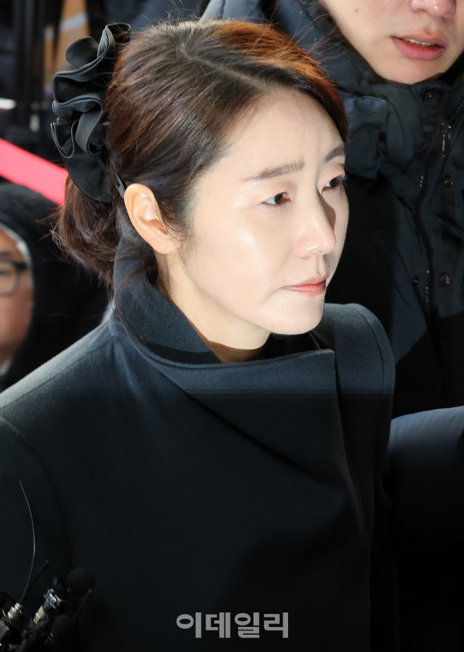[포토]‘공천헌금 1억원 의혹’ 강선우 의원, 첫 경찰 조사 출석