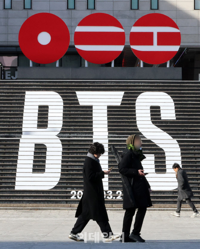 [포토]BTS 3월 광화문 컴백 공연 추진