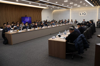 전자전기 개발 시작…원거리 광대역 전자 공격 능력 확보 목표