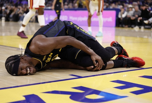 NBA 골든스테이트 초비상...버틀러, 경기 중 무릎 부상 이탈