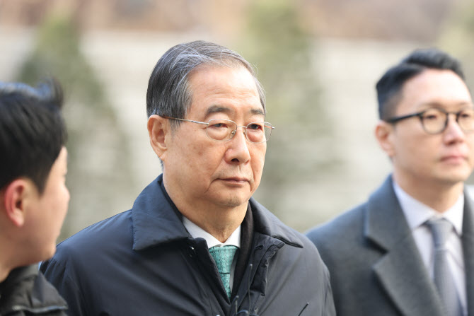 [속보]法 "한덕수 '사후 계엄선포문' 허위공문서 작성 혐의 인정…행사는 불인정"