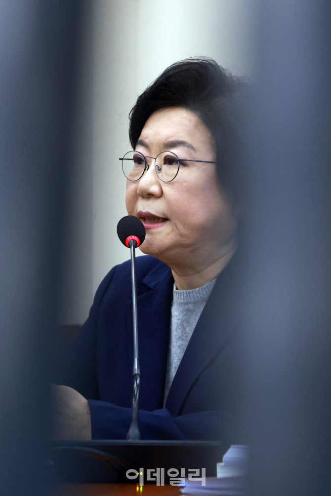 [포토]'답변하는 이혜훈 장관 후보자'