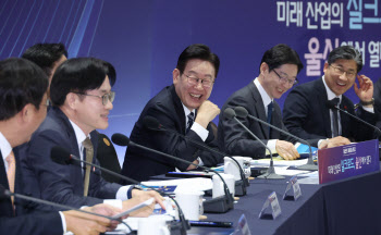 李대통령 "코스피 5000으로 국민재산↑ 효과"