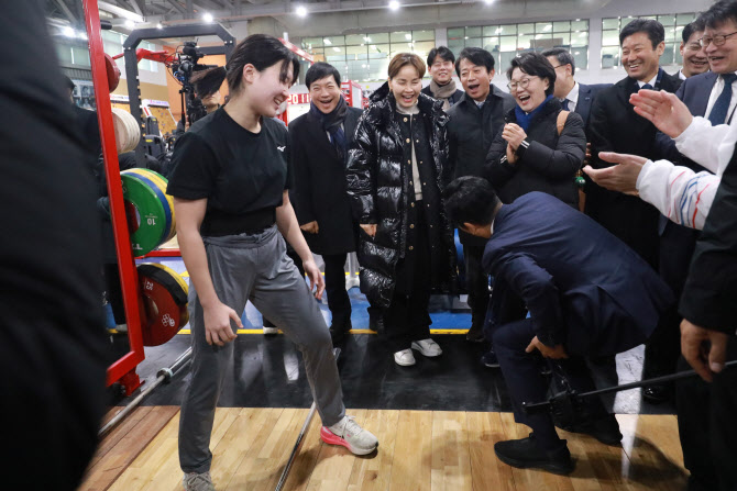 국가대표 격려하는 정청래 대표