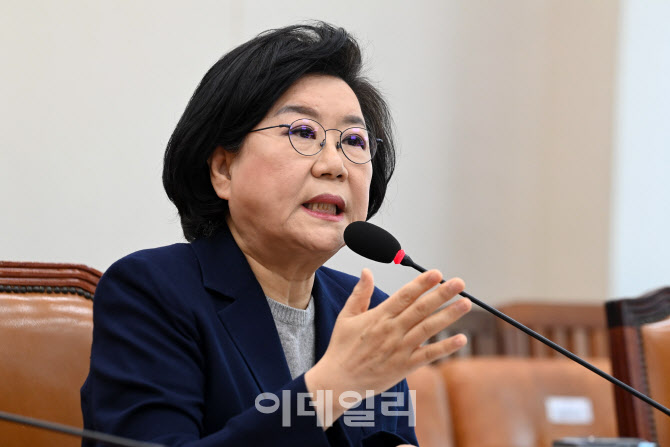 이혜훈 '장남 위장 미혼' 의혹에 "아들 발병…지금까지 치료"