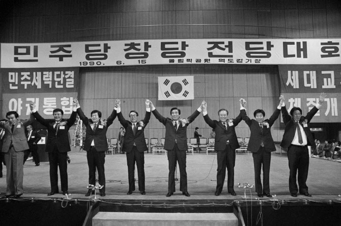 정청래의 합당 승부수…노무현은 왜 ‘이의있습니다’를 외쳤나[국회기자24시]