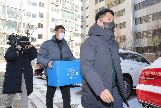 ‘김경 게이트’ 수사, 주말도 반납…정치인 수사 확대되나