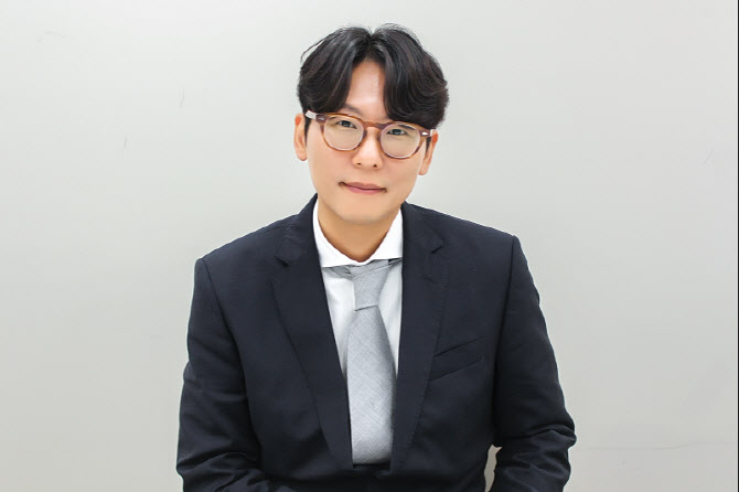음저협 회장 된 더크로스 이시하 "창작자 이익 극대화 위해 최선"[가요핫톡]