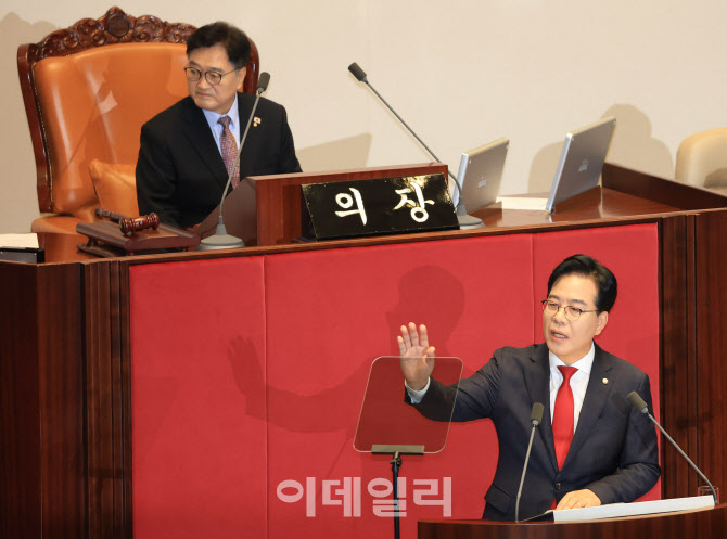 "민주, 6·3 지선도 뇌물공천 할 건가"…국힘, '김경 녹취록 발견' 직격