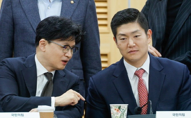 김재섭 “한동훈 왜 선거 못 나가나…유승민 공천 얘기도 나오는데”