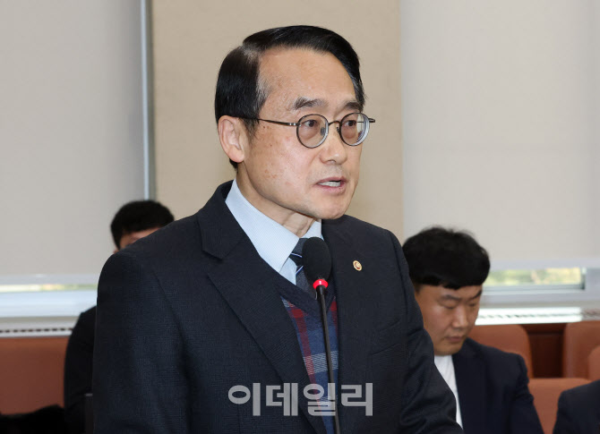 [포토]정개특위 찾은 허철훈 중앙선관위 사무총장