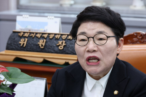 재경위원장 “관세합의, 국회비준or특별법 의견 첨예…국민 알권리 우선”
