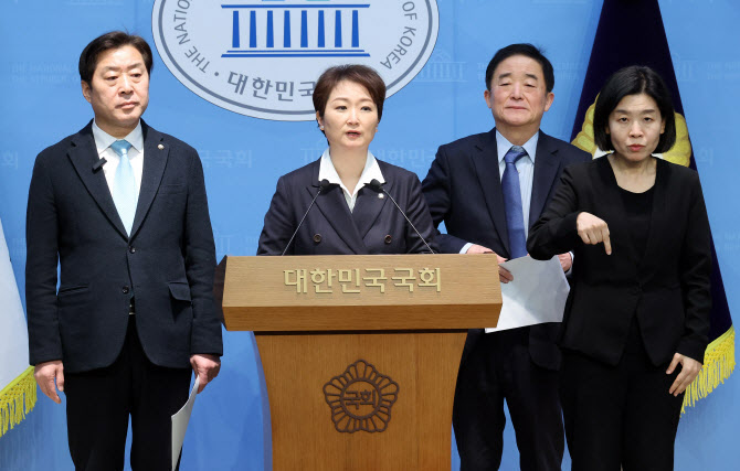 이언주 "정청래 합당제안, 전략적 고민-숙의 전혀 없어"