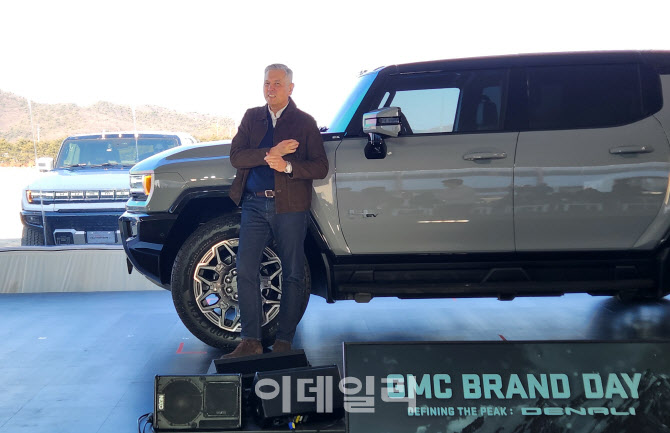 `한국 시장 포기 안한다`…GM `큰 놈` GMC 꺼냈다