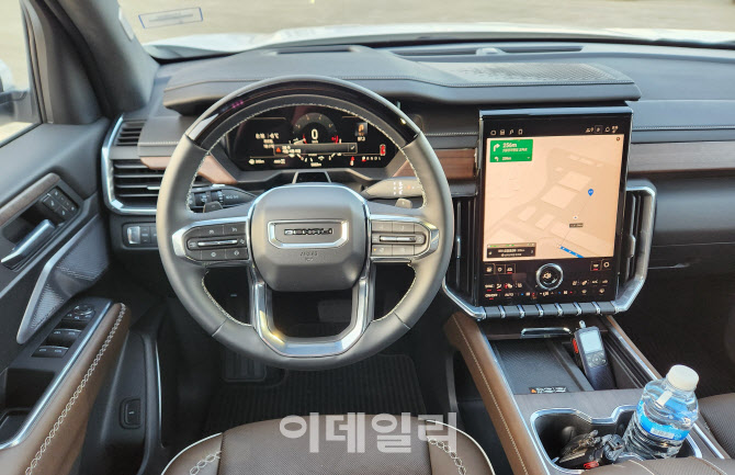 `한국 시장 포기 안한다`…GM `큰 놈` GMC 꺼냈다