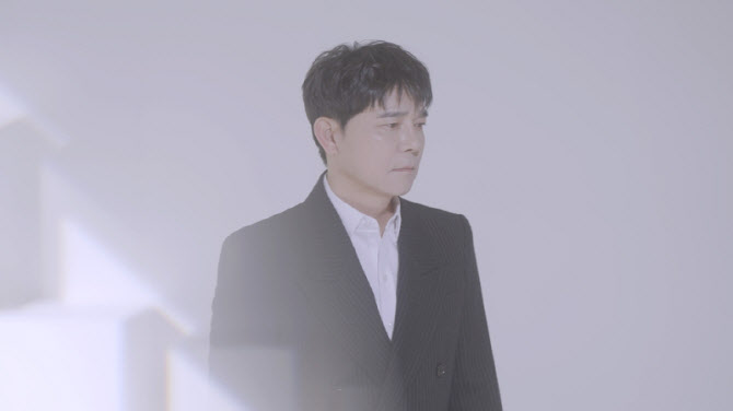 임창정, 신곡 '미친놈'으로 반년 만에 컴백