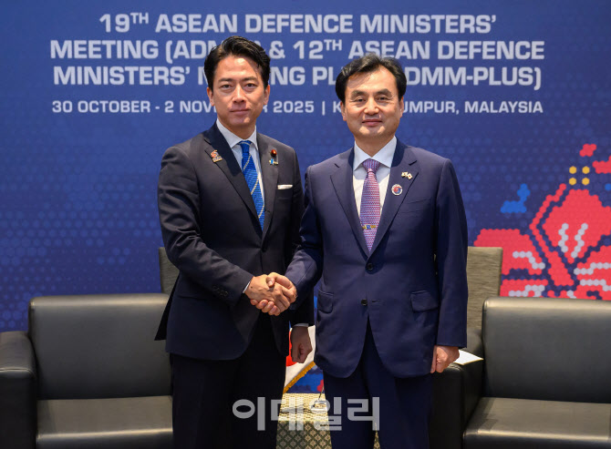 한일 정상 외교 공감대에 군사 당국 교류 협력도 본궤도