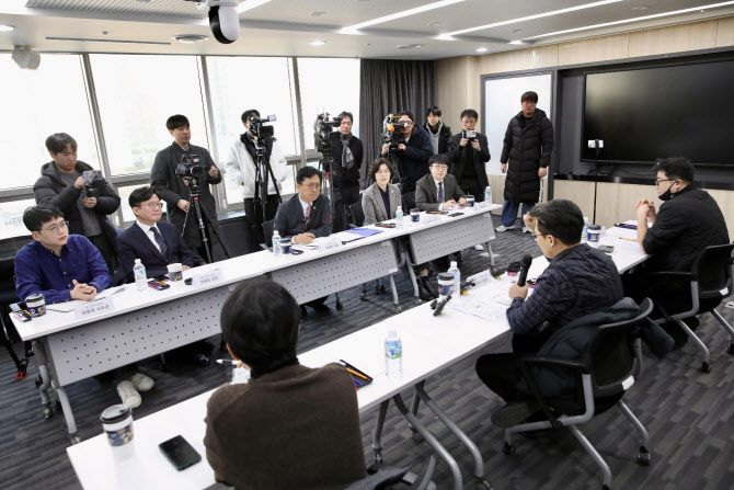 “3천은 바로 되는데 5천은 언제될지”…홈플러스 피해 소상공인 “빠른 집행 필요”
