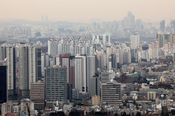 "비싸서 도저히 못 살겠다"…집값 폭등에 '탈서울' 지속