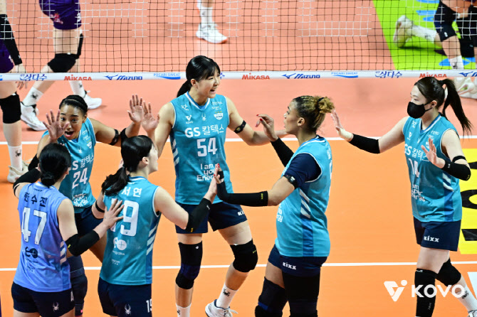 '0:2->3-2 뒤집기쇼' GS칼텍스, 흥국생명에 대역전드라마