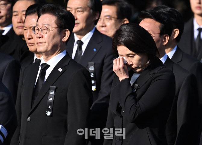 [포토]고 이해찬 전 총리 영결식, '눈물 보인 김혜경 여사'