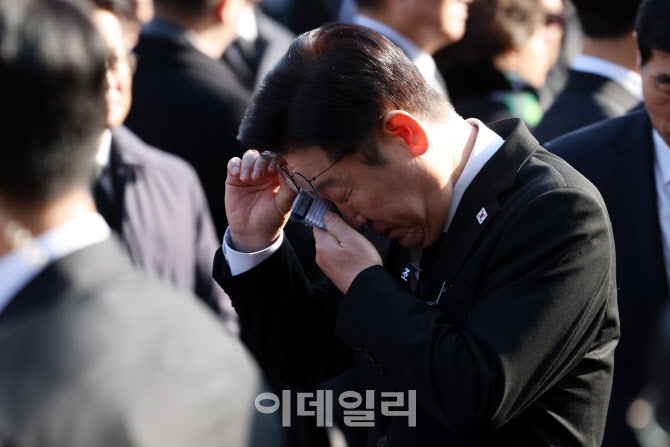 [포토]'눈물 보인 이재명 대통령'