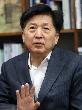 "자사주 소각 의무화해야 '코리아 프리미엄' 실현된다"[만났습니다]①