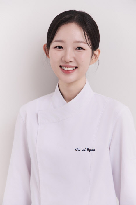 BBQ, 뿜치킹 모델로 ‘흑백2 아기 맹수’ 김시현 셰프 발탁