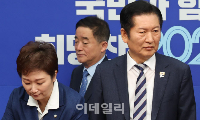 [포토]정청래, '통합하면 승리, 분열하면 패배...당원이 당 운명 결정해 달라'