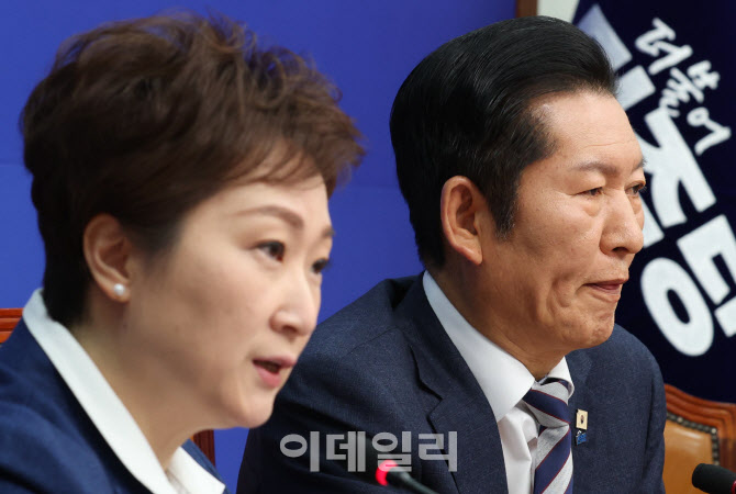 [포토]이언주, '조국혁신당 합당 제안 비판'