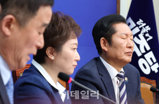 [포토]강득구-이언주-황명선, '당대표 면전에서 조국혁신당 합당 제안 공개 비판'
