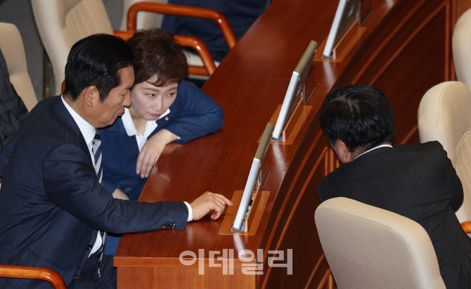 [포토]'논의하는 정청래-이언주-조승래'