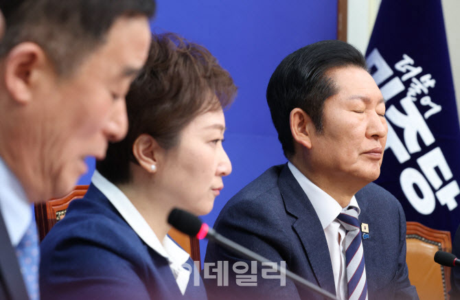 위기의 정청래 리더십…'1인 1표제'가 시험대