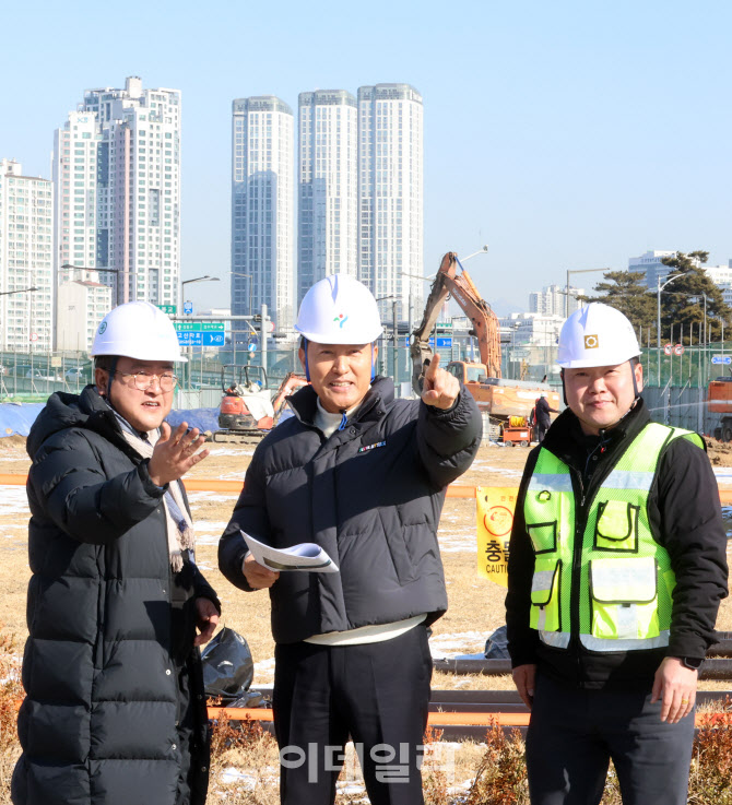 [포토]오세훈 서울시장, 삼표레미콘 부지 사업 현장 방문