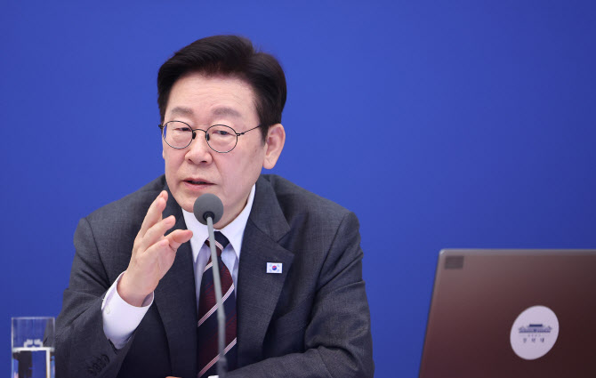 [속보] 李, “양도세 중과 유예 종료, 5월 9일 양보 없어…세입자 대안 검토”