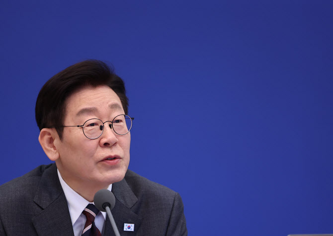 李대통령 “공정위 전속고발권, 폐지하거나 국민에게 고발권 줘야”