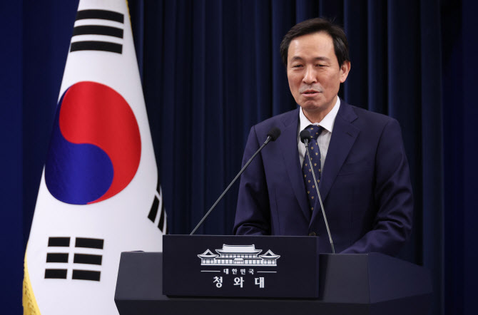 우상호 “합당, 지선 이후면 지금 꺼낼 필요 없어…시간 충분”