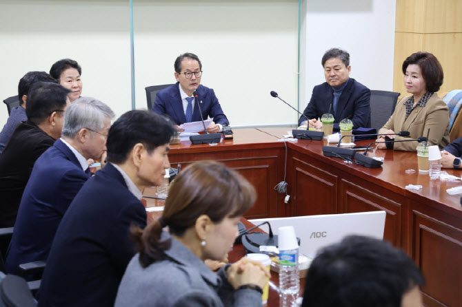 與 합당 진통 계속…'친명' 박홍근 "합당 밀어붙이면 조직적 반대"