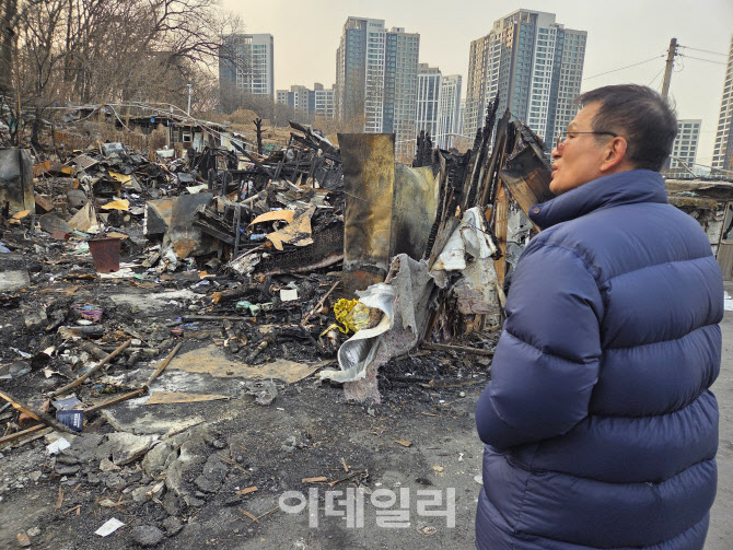 "우리도 떠나고 싶지만"…구룡마을 떠나지 못하는 주민들[르포]