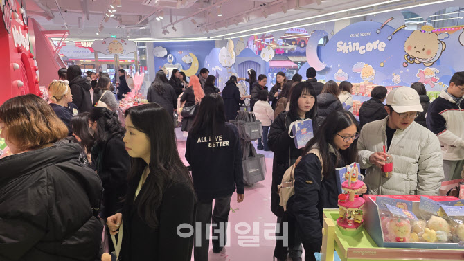 "망곰이 포기 못하죠"…캐릭터 IP 팬덤에 올리브영 웃었다[르포]