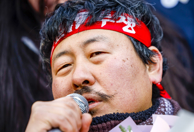 [속보]'세종호텔 복직 농성' 고진수 노조 지부장 구속영장 기각