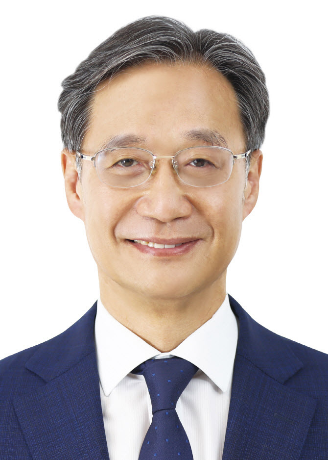 與 "주가 누르기 방지법 등 5대 과제 연내 달성"