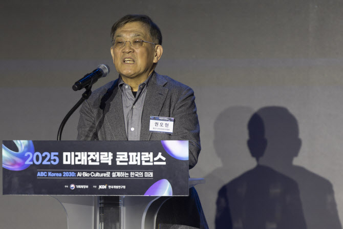 권오현 중장기전략위원장 "고용시장 유연성 강화해 일자리 늘려야"