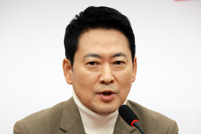 [속보]장동혁 “내일까지 재신임·사퇴 요구 있다면 전당원 투표”