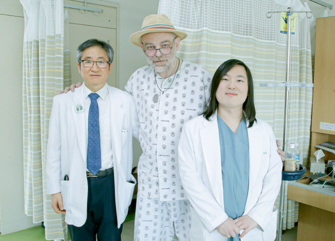 인천공항서 쓰러진 외국인, 국제성모병원 신속한 치료로 건강 되찾아