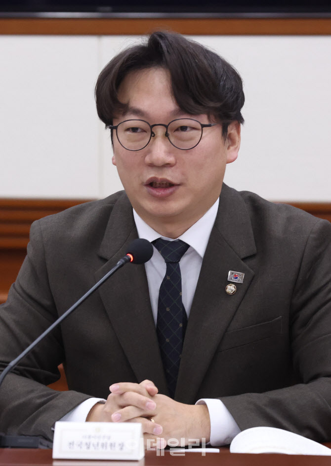 [포토]발언하는 모경종 더불어민주당 청년위원장