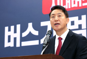 오세훈 "장동혁, 자격 잃어...당원투표 결과 민심 거스르면 의미 없어"