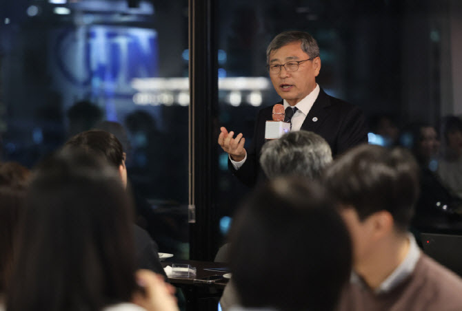 정근식 내일 출판기념회…교육감 선거 출마 선언할 듯