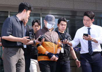 [속보]아들 총기로 살해한 60대, 무기징역 선고