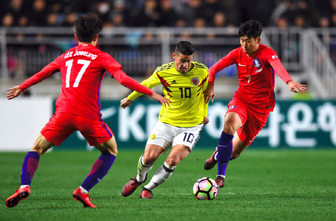'월드컵 득점왕 출신' 하메스, MLS행... 손흥민과 격돌